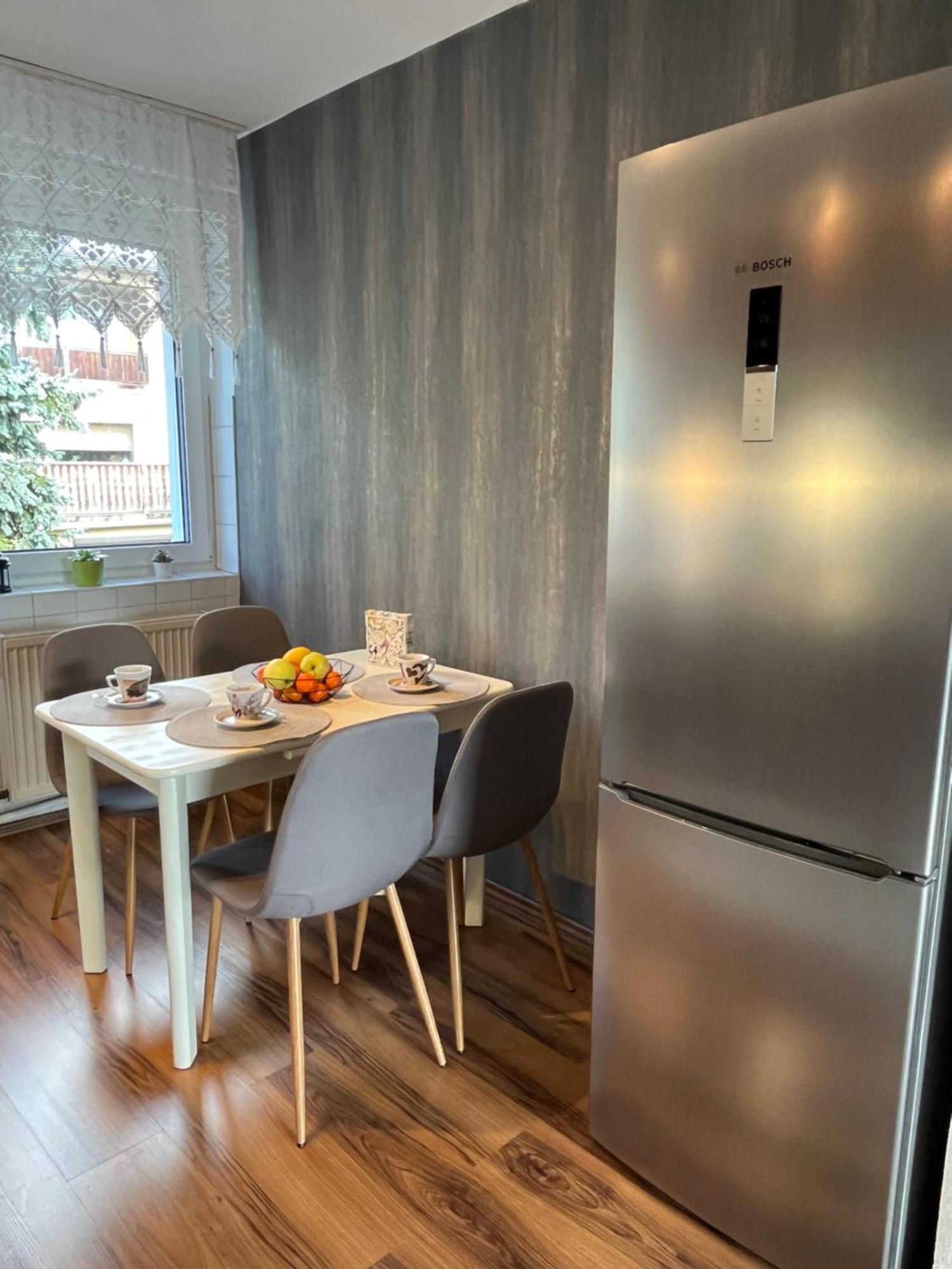 Sweet Home Cieplice Mountain View Apartament By The Main Park And Thermal Pools Jelenia Góra Esterno foto